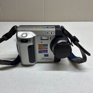 Sony FD Mavica Silver Digital Camera with Lens Cap